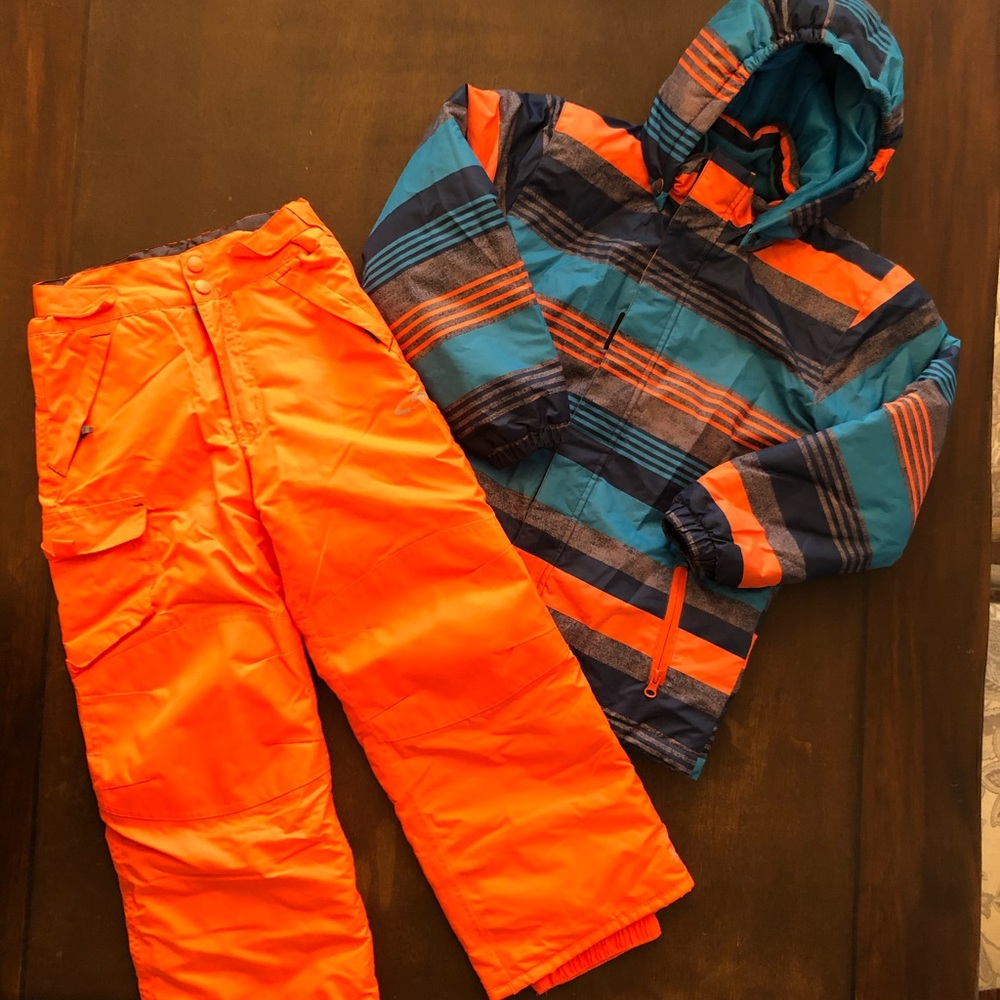 Kids size 6/7 snow/ski  jacket & pants
